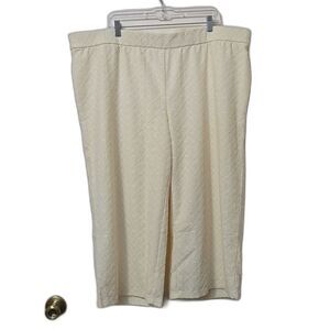 Isaac Mizrahi Live! Women's Capri Pants Sz 2XP Cream Floral Textured Spring